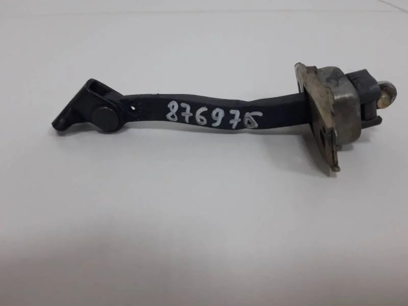 Ограничитель двери Toyota Camry (XV30) 2001-2006