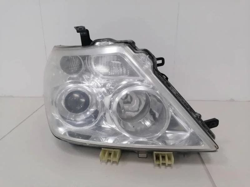 Фара правая Nissan Patrol (Y62) 2010>