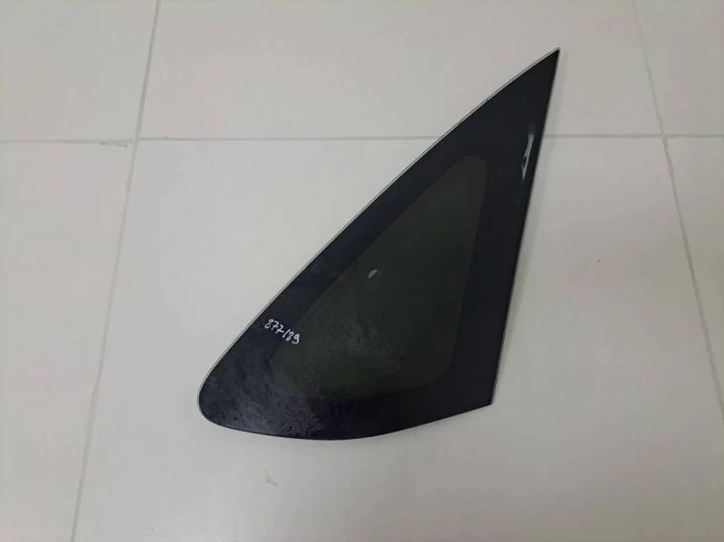 Стекло кузовное глухое правое Ford Focus 2 (DB) 2008-2011