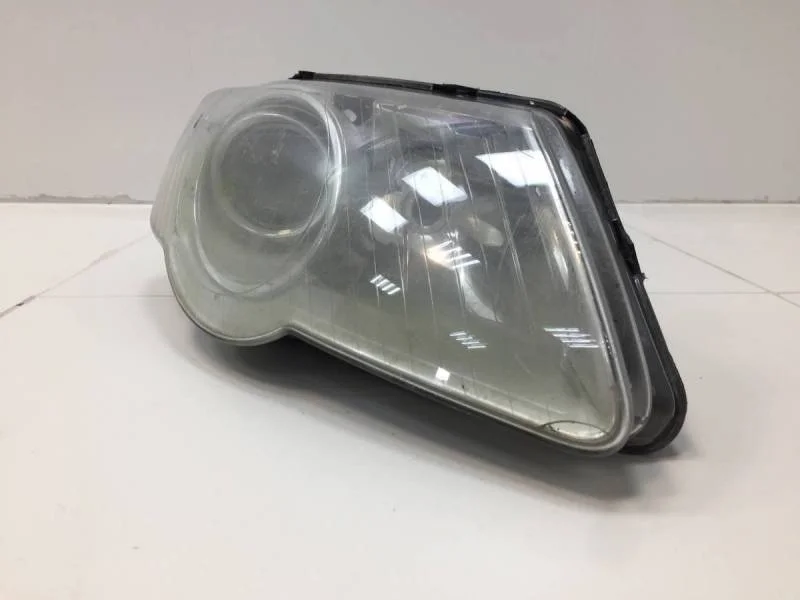 Фара правая Volkswagen Passat B6 2005-2010