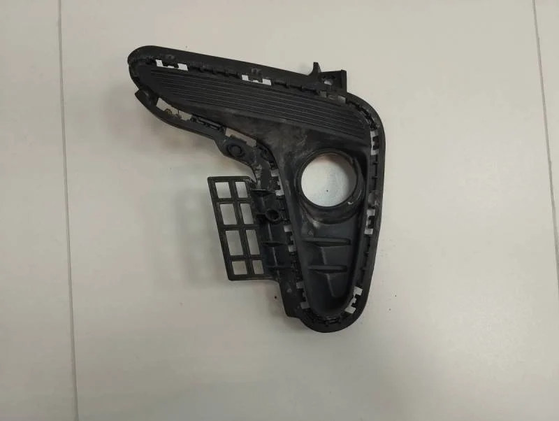 Рамка противотуманной фары левой Kia Rio 4 (FB) 2017>