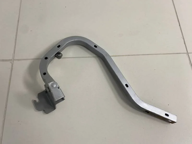 Петля крышки багажника Mitsubishi Lancer 9  (CS/Classic) 2000-2011