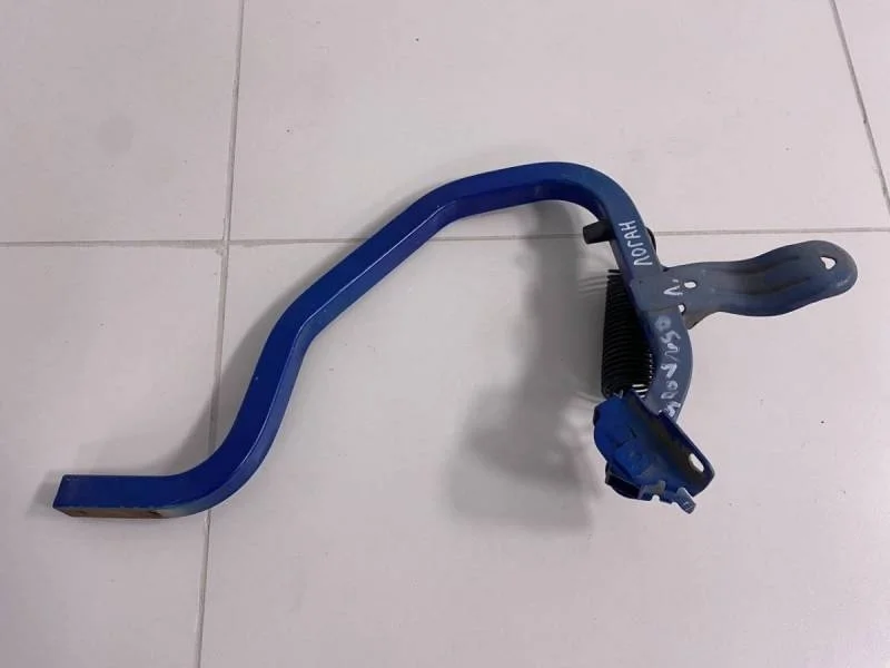 Петля крышки багажника Renault Logan (1) 2005-2014