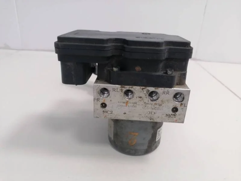 Блок ABS (насос) Kia Ceed (JD) 2012-2018