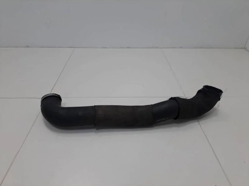 Патрубок интеркулера Land Rover Discovery 3 2004-2009