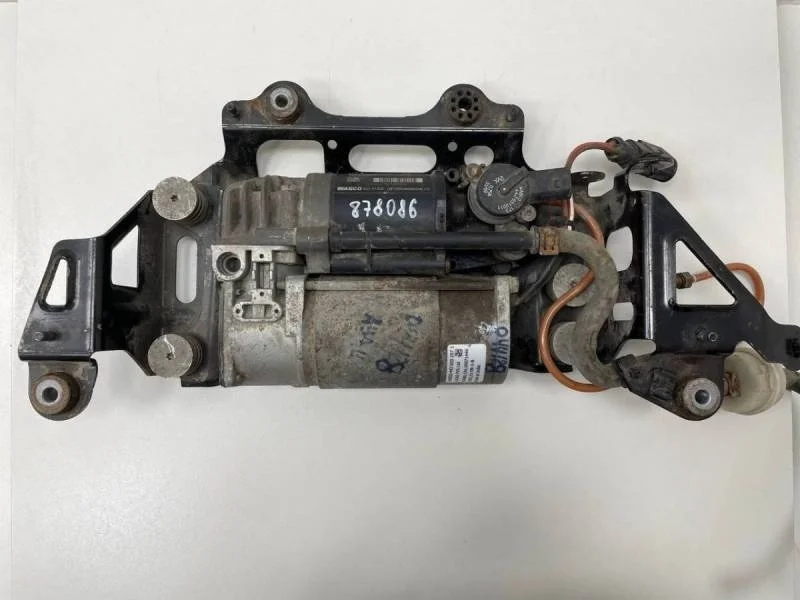 Компрессор пневматической подвески Audi A8 (D4) 2010-2017