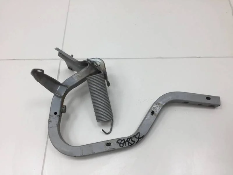 Петля крышки багажника Mitsubishi Galant (EA) 1998-2003