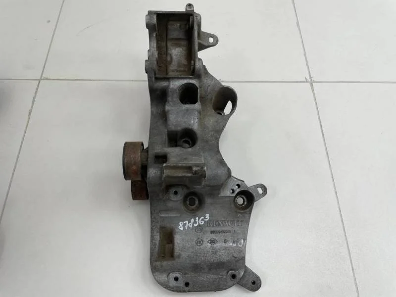 Кронштейн генератора Renault Duster 2012>