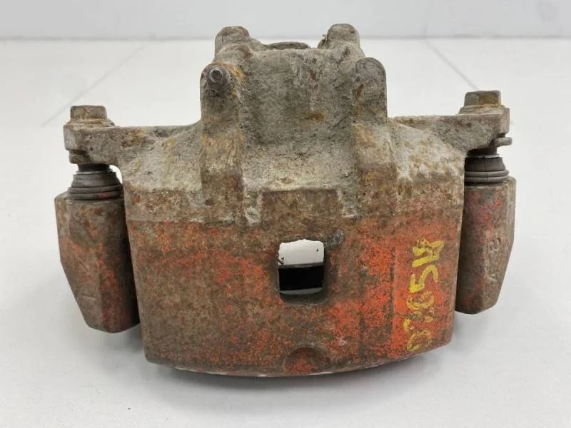 Суппорт передний правый Mitsubishi Lancer 9  (CS/Classic) 2000-2011