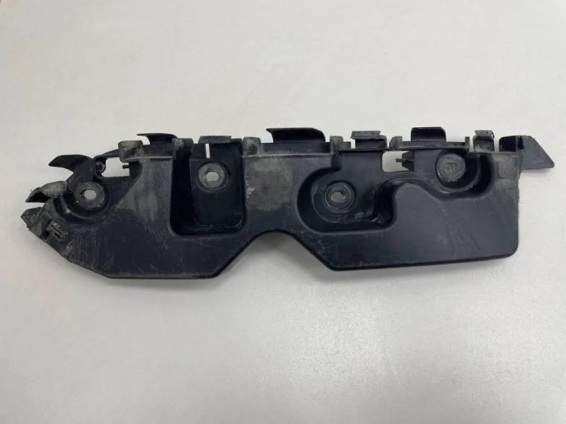 Кронштейн переднего бампера правый Renault Duster 2012>