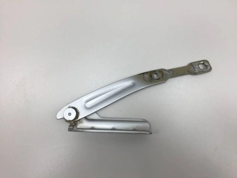 Петля капота левая Renault Duster 2012>