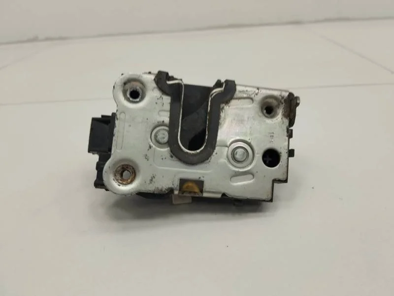 Замок двери задней правой Renault Duster 2012>