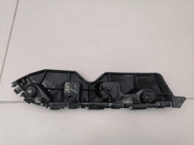Кронштейн переднего бампера правый Renault Duster 2012>