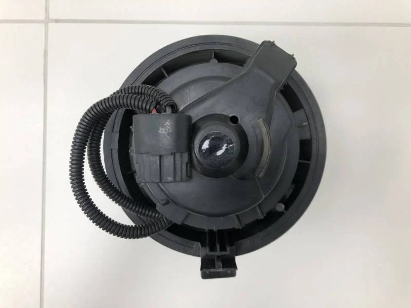 Моторчик отопителя Renault Duster 2012>