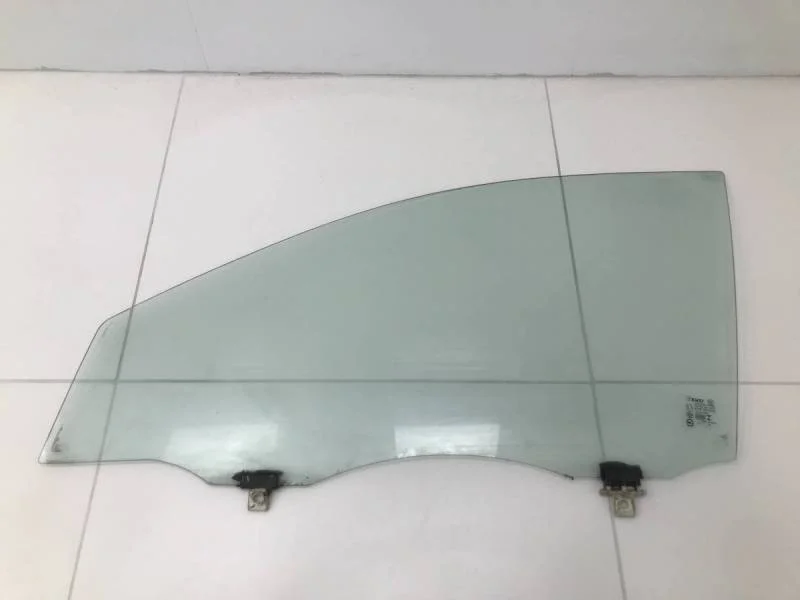Стекло двери передней левой Toyota Corolla E120 2001-2007