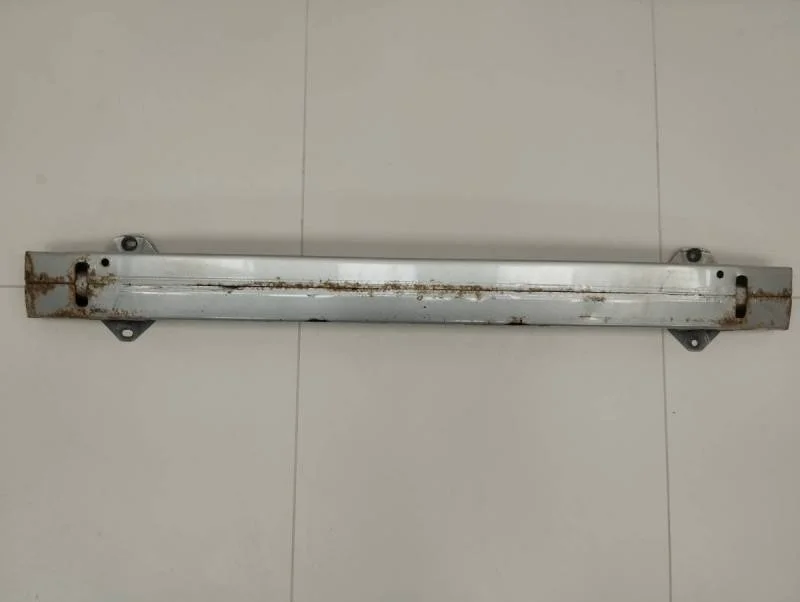 Усилитель заднего бампера Toyota Corolla E120 2001-2007