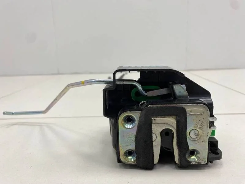 Замок двери передней правой Hyundai Solaris 2010-2017