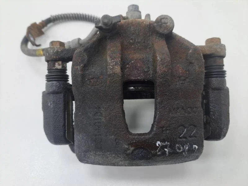 Суппорт передний правый Hyundai Solaris 2010-2017