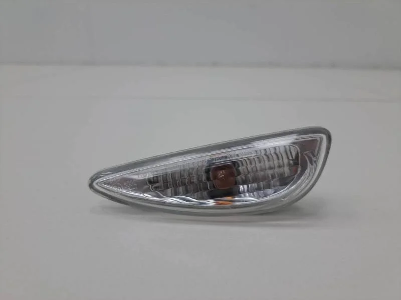 Повторитель на крыло Hyundai Solaris 2010-2017