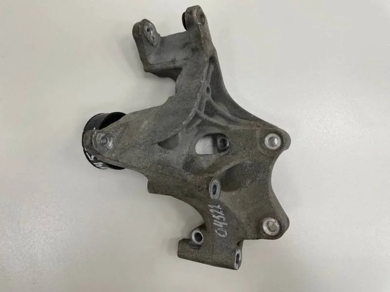 Кронштейн генератора Chery Fora  (A21) 2006-2010