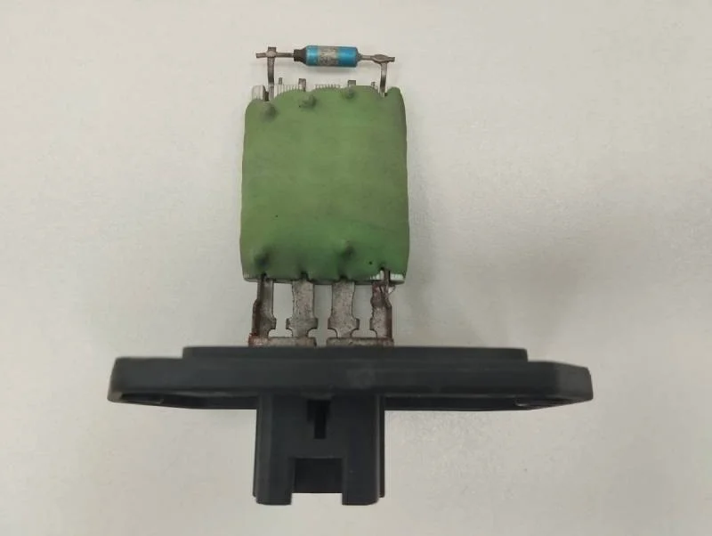 Резистор отопителя Toyota Corolla E120 2001-2007