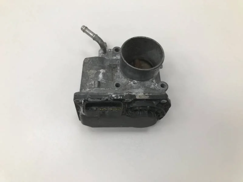 Заслонка дроссельная электрическая Toyota Corolla E120 2001-2007