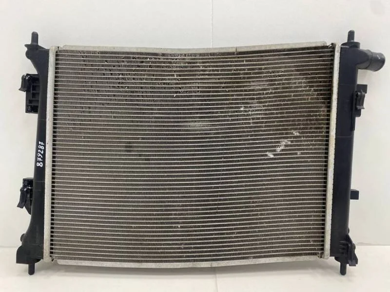 Радиатор охлаждения двигателя Hyundai Solaris 2010-2017