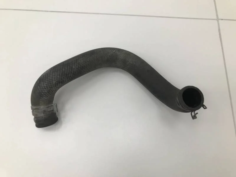 Патрубок радиатора охлаждения Toyota Corolla E120 2001-2007