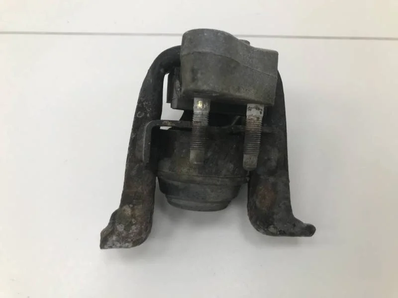 Опора двигателя правая Toyota Corolla E120 2001-2007