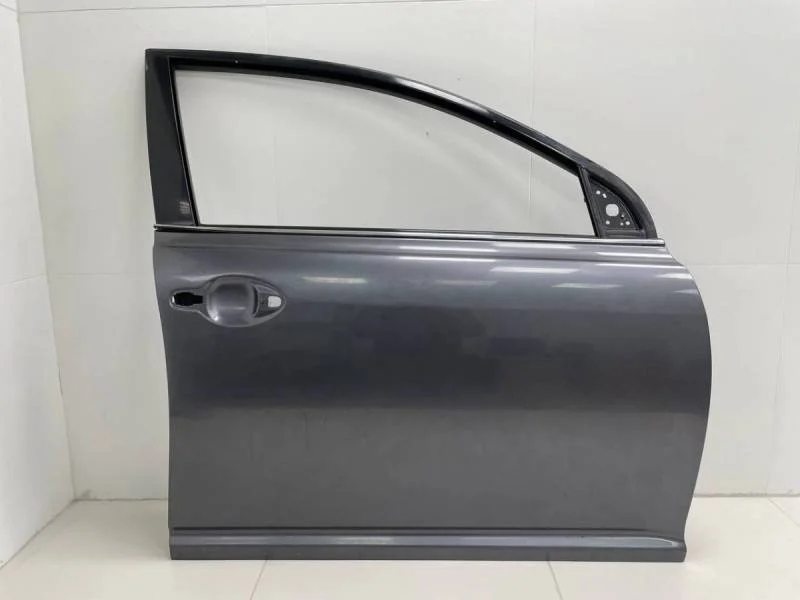 Дверь передняя правая Toyota Avensis (T250) 2003-2009
