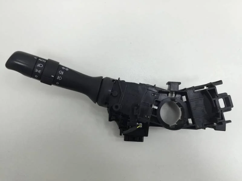 Переключатель поворотов подрулевой Lexus RX 300/330/350/400h (XU30) 2003-2009