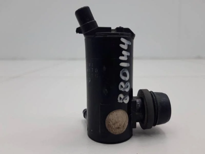 Насос омывателя Toyota Land Cruiser (J100) 1998-2007