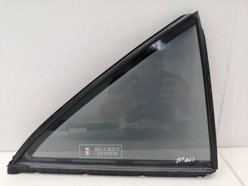 Стекло двери задней правой (форточка) Toyota Camry (V40) 2006-2011