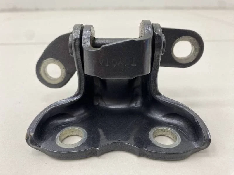 Петля двери задней левой верхняя Toyota Avensis (T250) 2003-2009