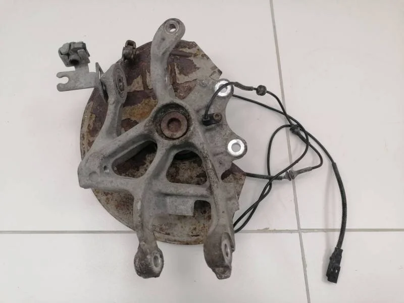 Кулак поворотный задний правый Peugeot 407 2004-2010