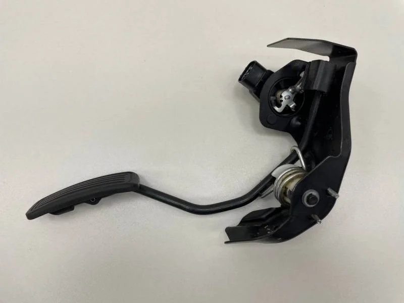 Педаль газа Toyota Avensis (T250) 2003-2009