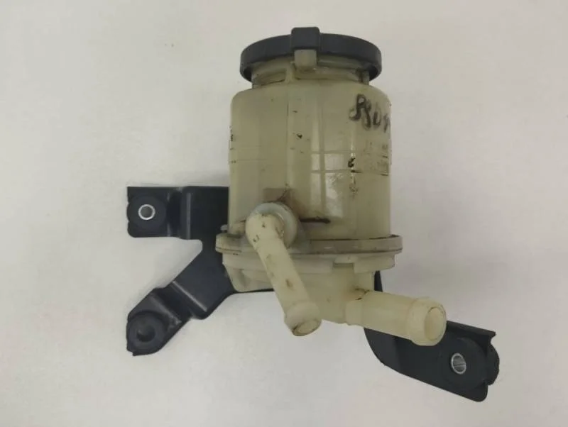 Бачок гидроусилителя Lexus RX 300/330/350/400h (XU30) 2003-2009