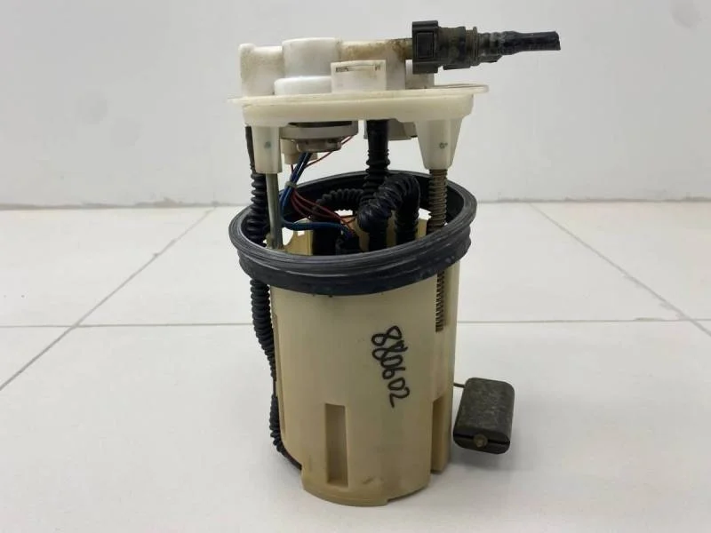 Насос топливный электрический Toyota Avensis (T250) 2003-2009