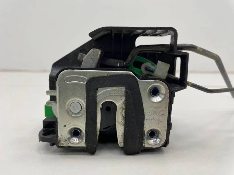 Замок двери передней левой Hyundai Solaris 2010-2017