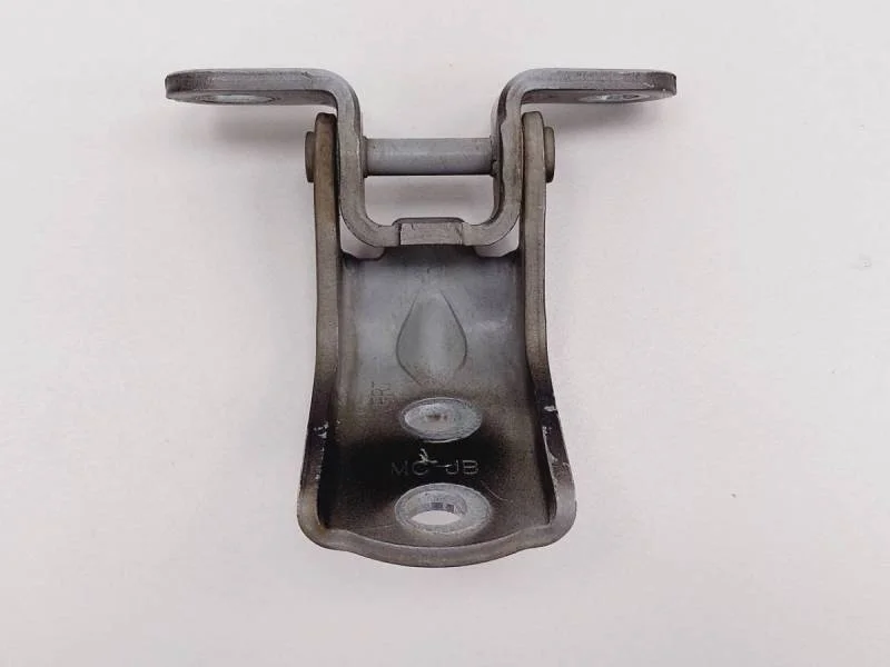 Петля двери передней правой верхняя Hyundai Solaris 2010-2017