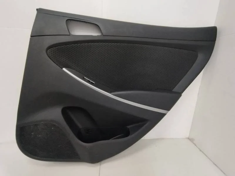 Обшивка двери задней правой Hyundai Solaris 2010-2017