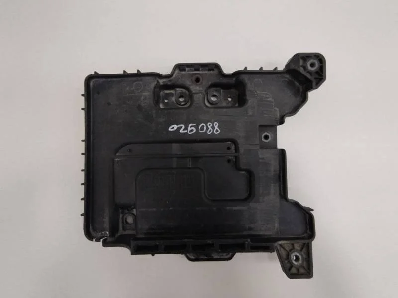 Крепление АКБ (корпус / подставка) Hyundai Solaris 2010-2017