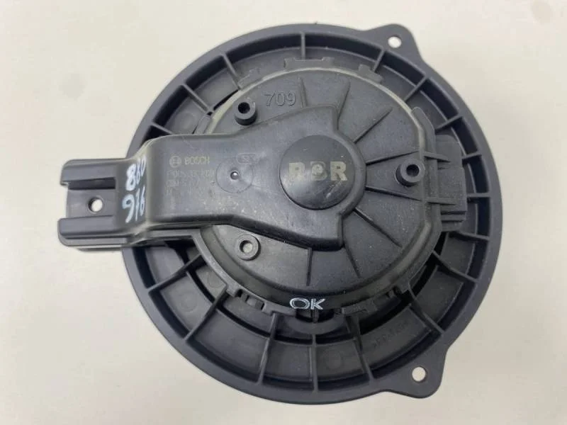 Моторчик отопителя Hyundai Solaris 2010-2017