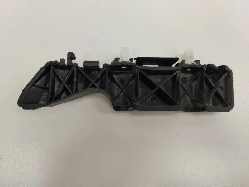 Кронштейн переднего бампера левый Hyundai Solaris 2010-2017