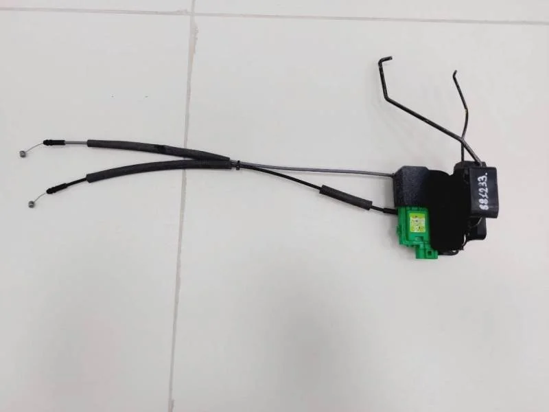 Замок двери передней левой Hyundai Solaris 2010-2017