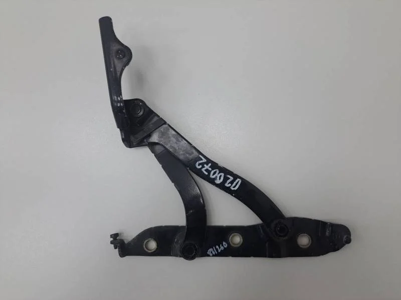 Петля крышки багажника Infiniti M (Y50) 2005-2010