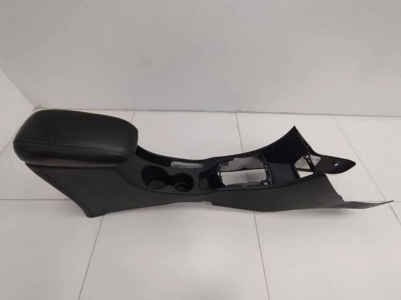 Консоль центральная Hyundai Solaris 2010-2017