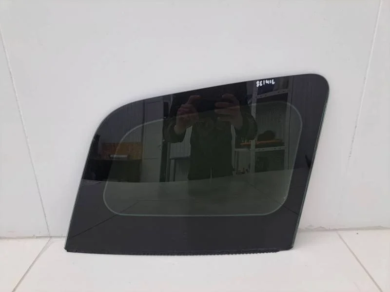 Стекло кузовное глухое левое Ford Fusion (JU) 2002-2012