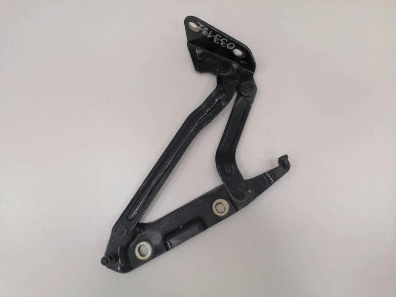Петля крышки багажника Ford Mondeo 3 2000-2007