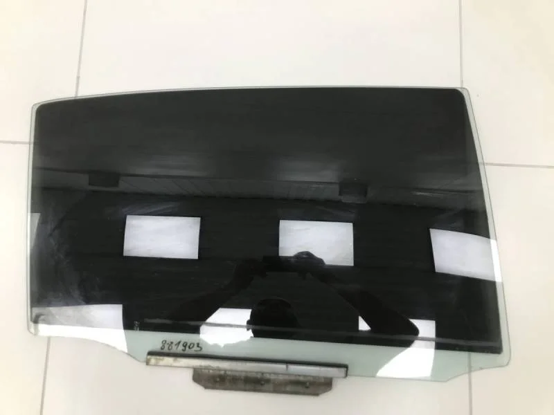 Стекло двери задней правой Toyota Corolla E120 2001-2007